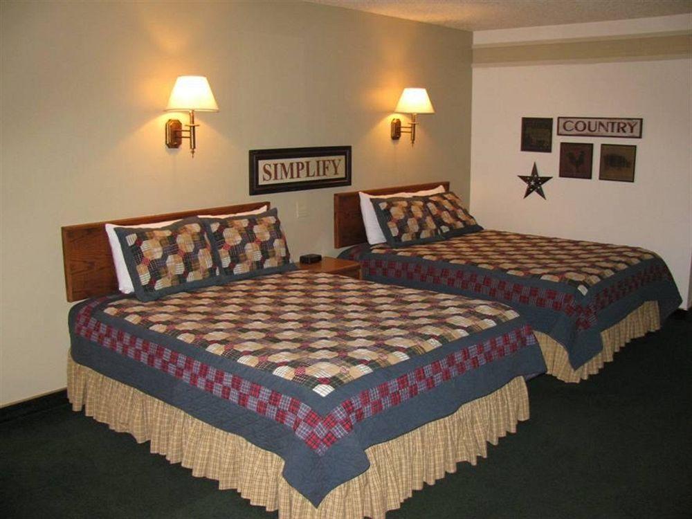 Covered Wagon Wy Hotel