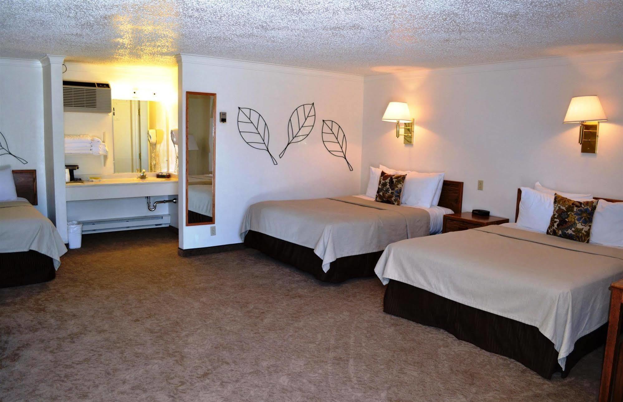 Hotel Covered Wagon Wy 2*